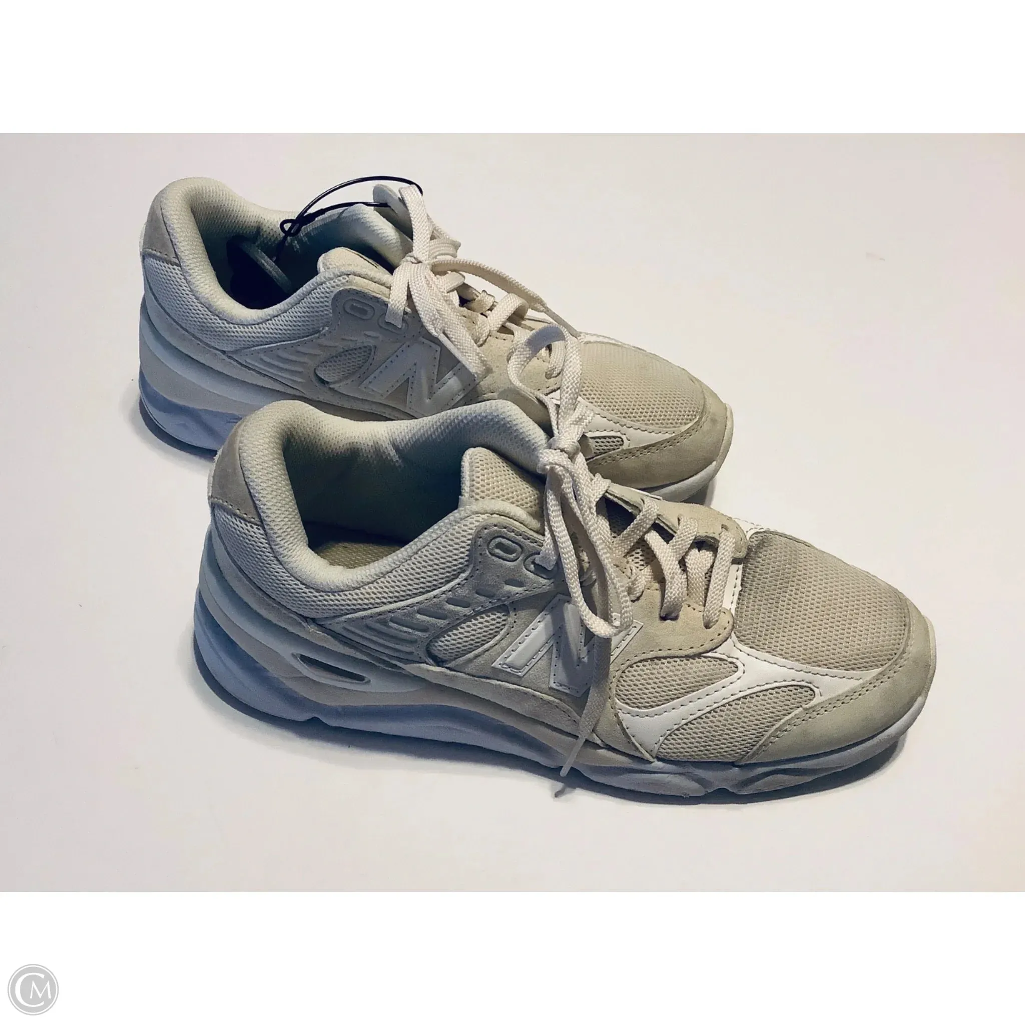 Shoes Athletic By New Balance In Cream, Size: 9.5