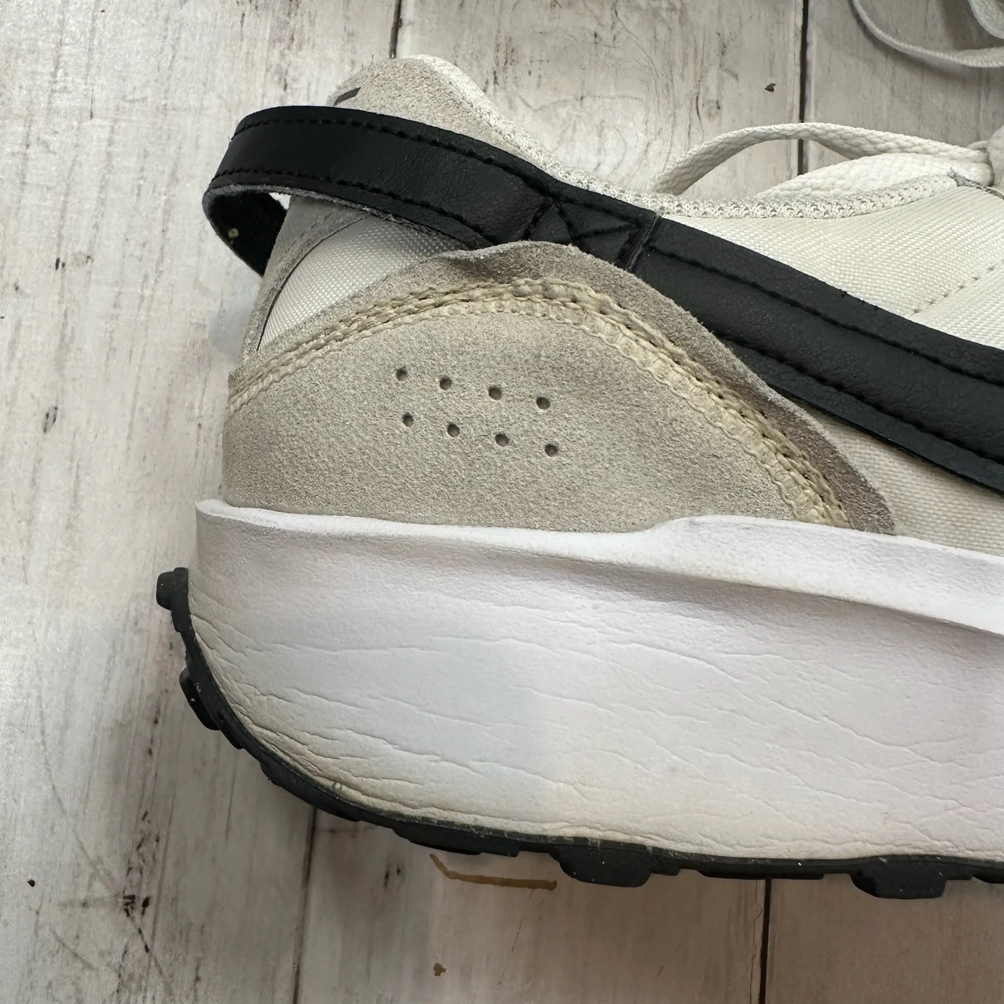 Shoes Athletic By Nike In Cream, Size: 10