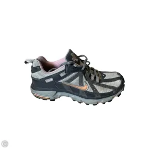 Shoes Athletic By Nike In Grey, Size: 8