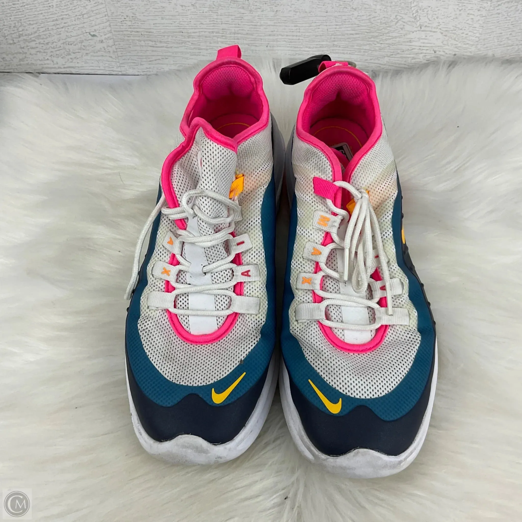 Shoes Athletic By Nike In Multi-colored, Size: 9
