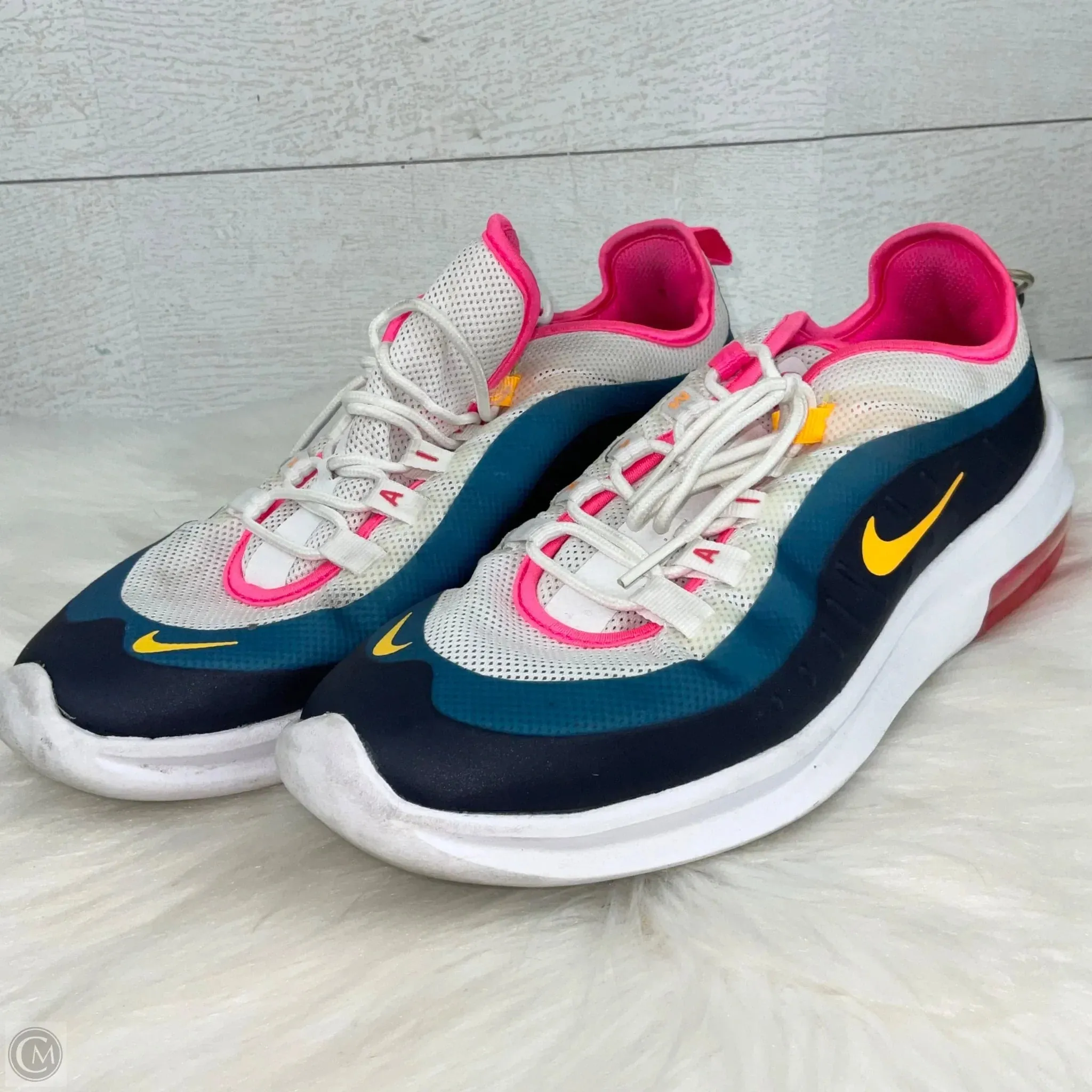 Shoes Athletic By Nike In Multi-colored, Size: 9