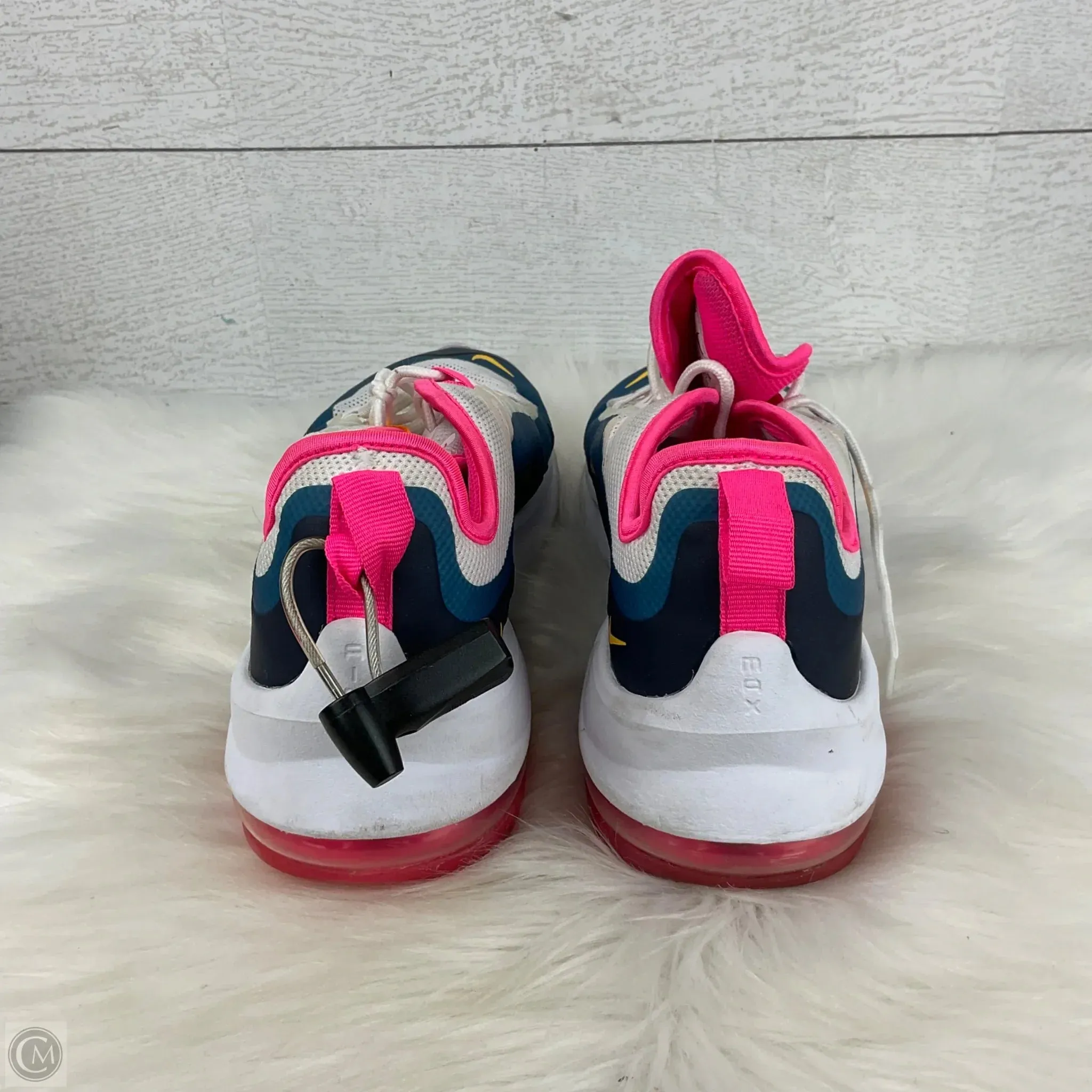 Shoes Athletic By Nike In Multi-colored, Size: 9