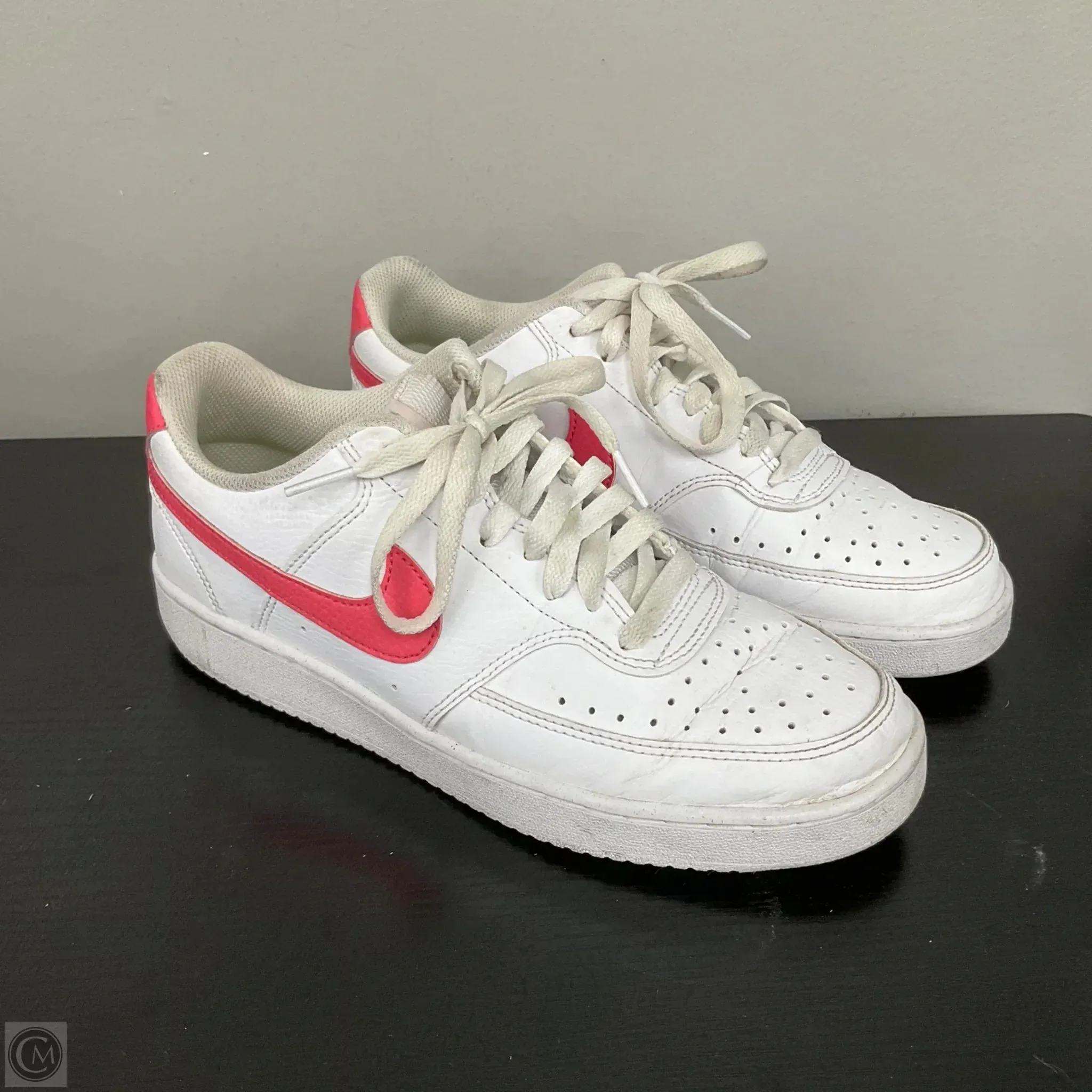 Shoes Athletic By Nike In White, Size: 9