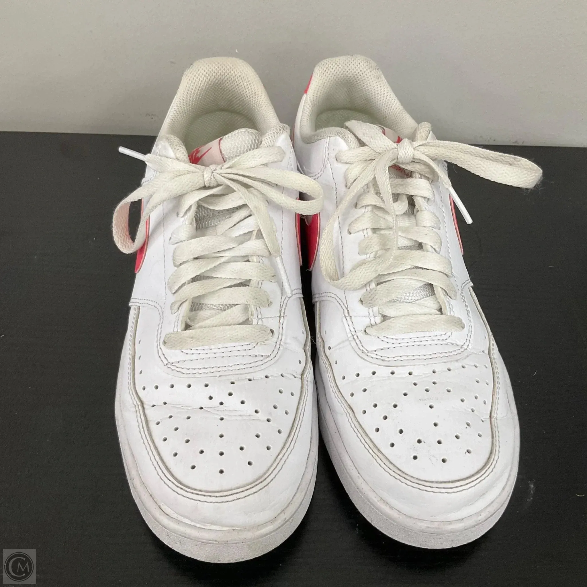 Shoes Athletic By Nike In White, Size: 9