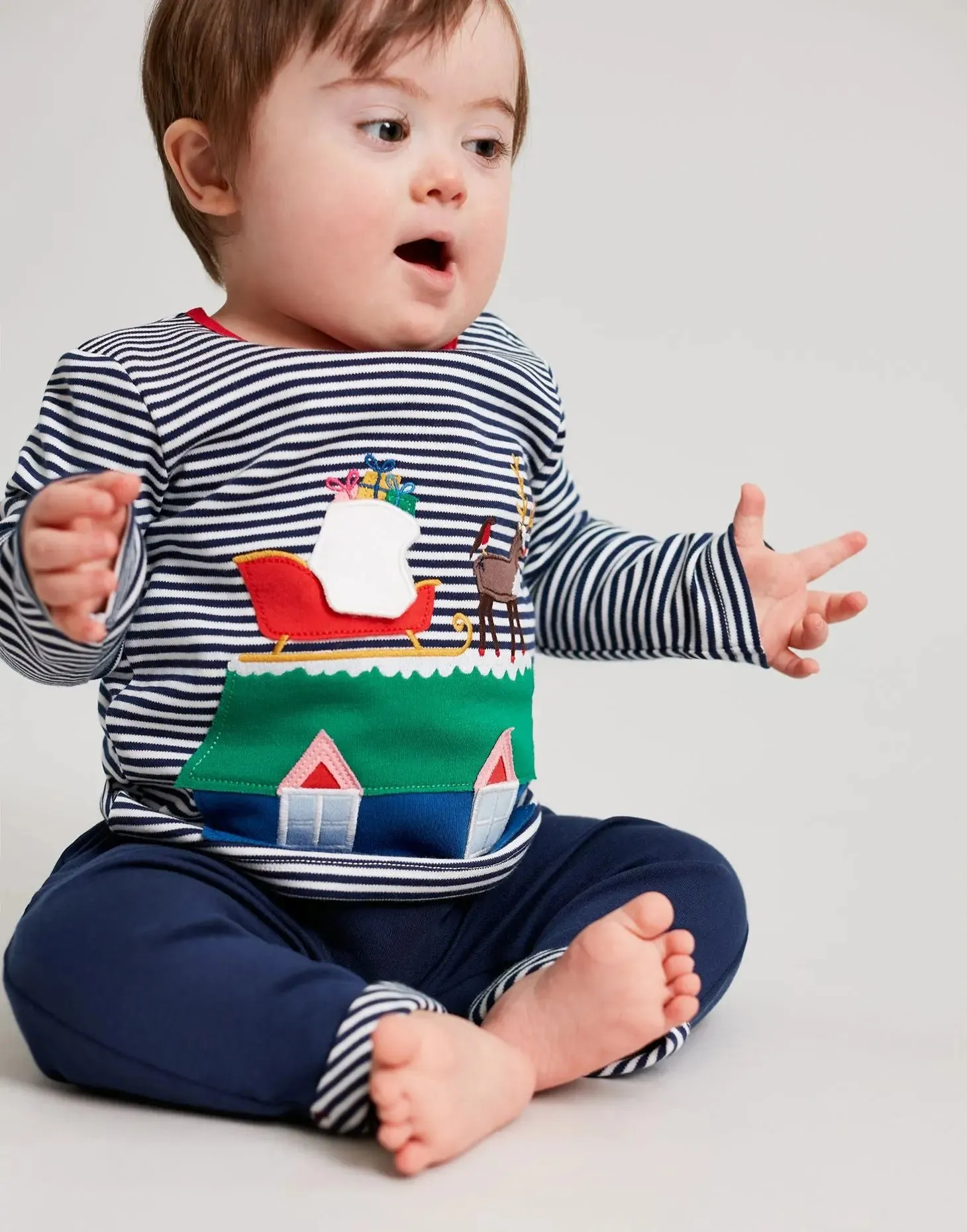 Tate Artwork Long Sleeve T-Shirt - FESTIVEBLU | Joules